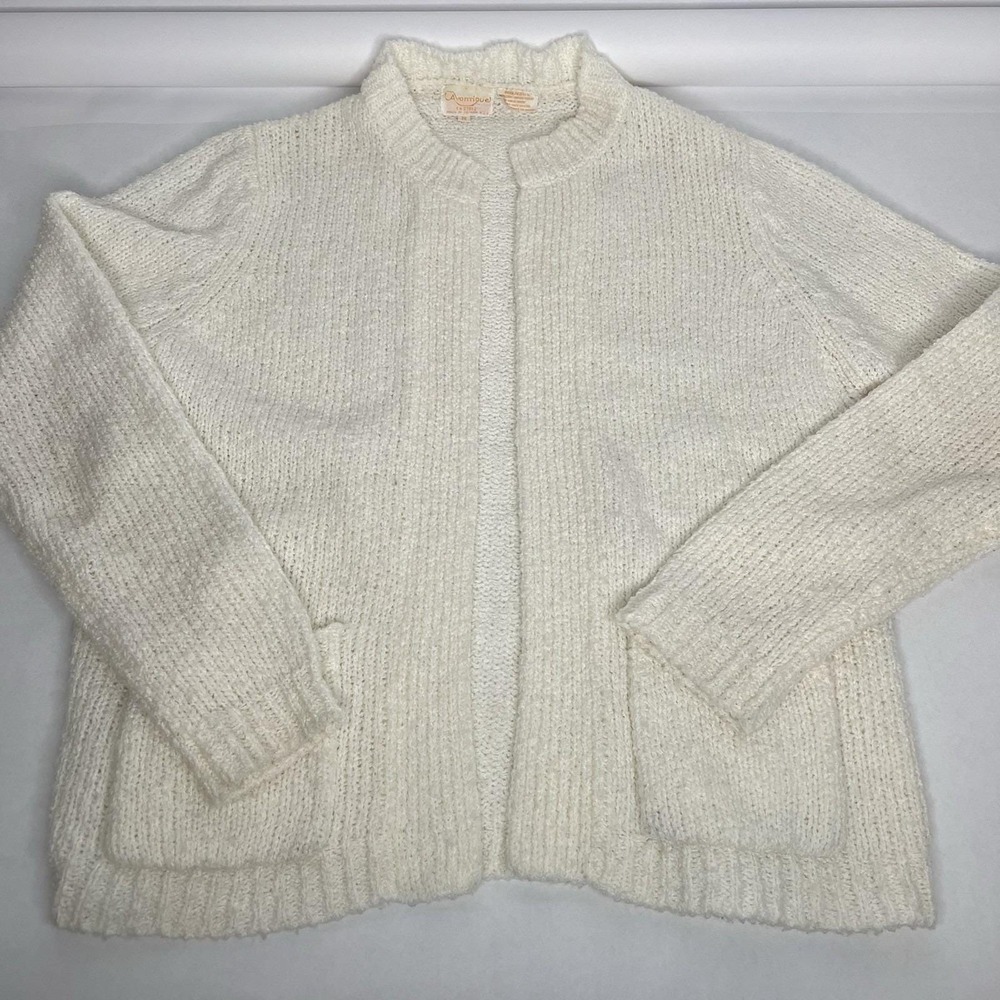 Vintage Avantique Cardigan Sweater White Ivory 100% Acrylic Pearlized Knit Small